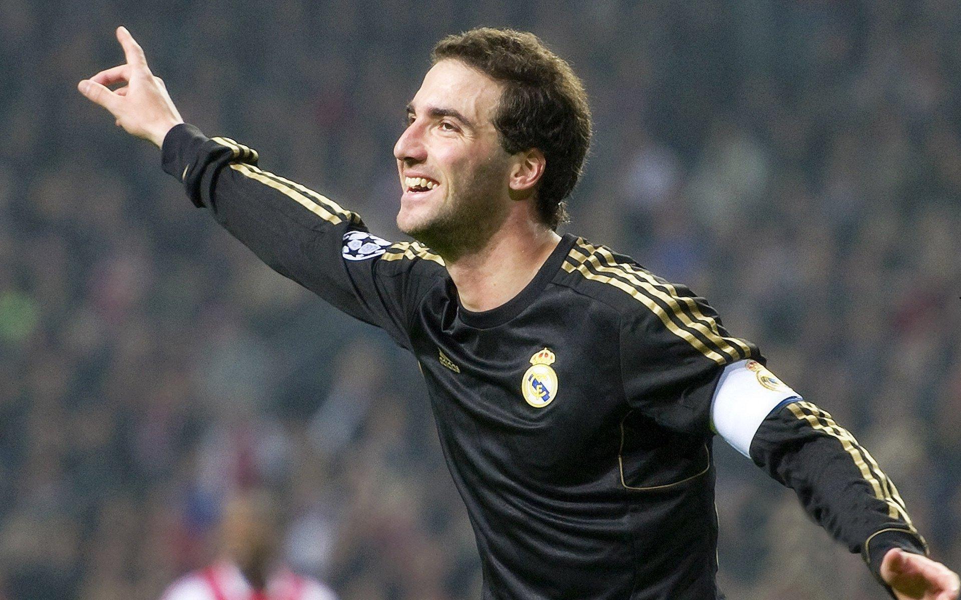 【爱游戏体育app】谢晖点兵论道客战海港，亚泰迎赛季综合压力测试，强敌当前检验战术与韧性